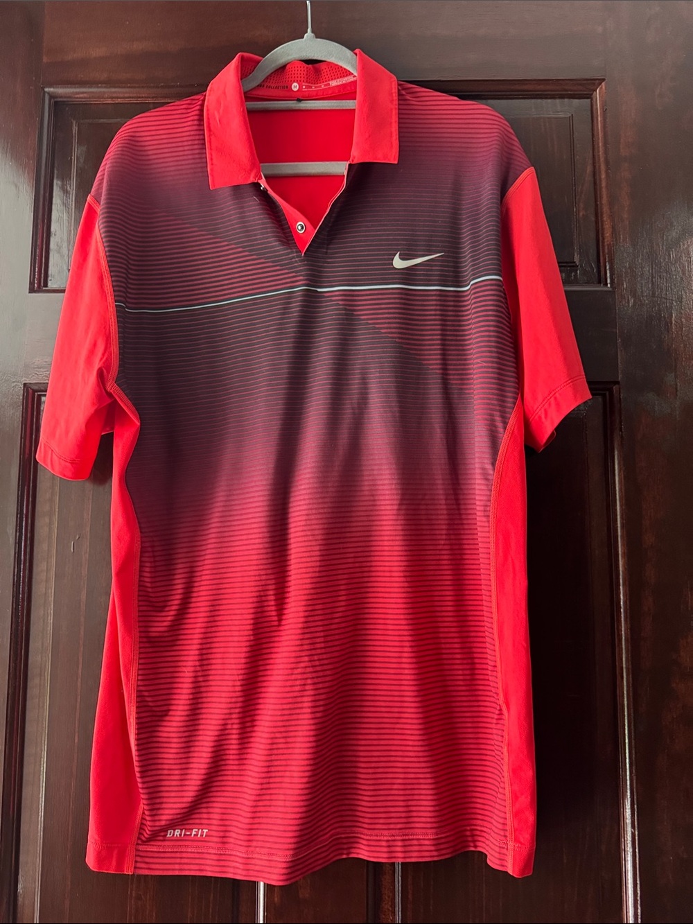 Nike Men’s Red to Black Gradient Polo Shirt Tiger Woods collection